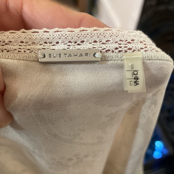 Elie Tahari Lindy Floral Print Silk Cold Shoulder Pull On Blouse / Shirt / Top. - Picture 9 of 10